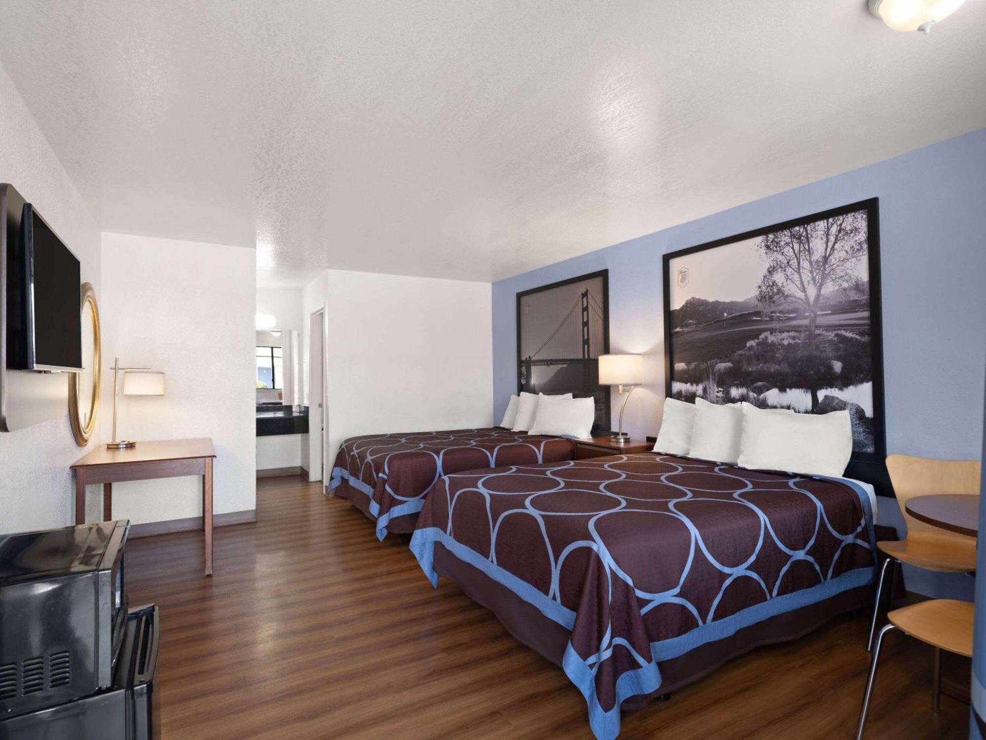 Hotel Super 8 By Wyndham Dunnigan