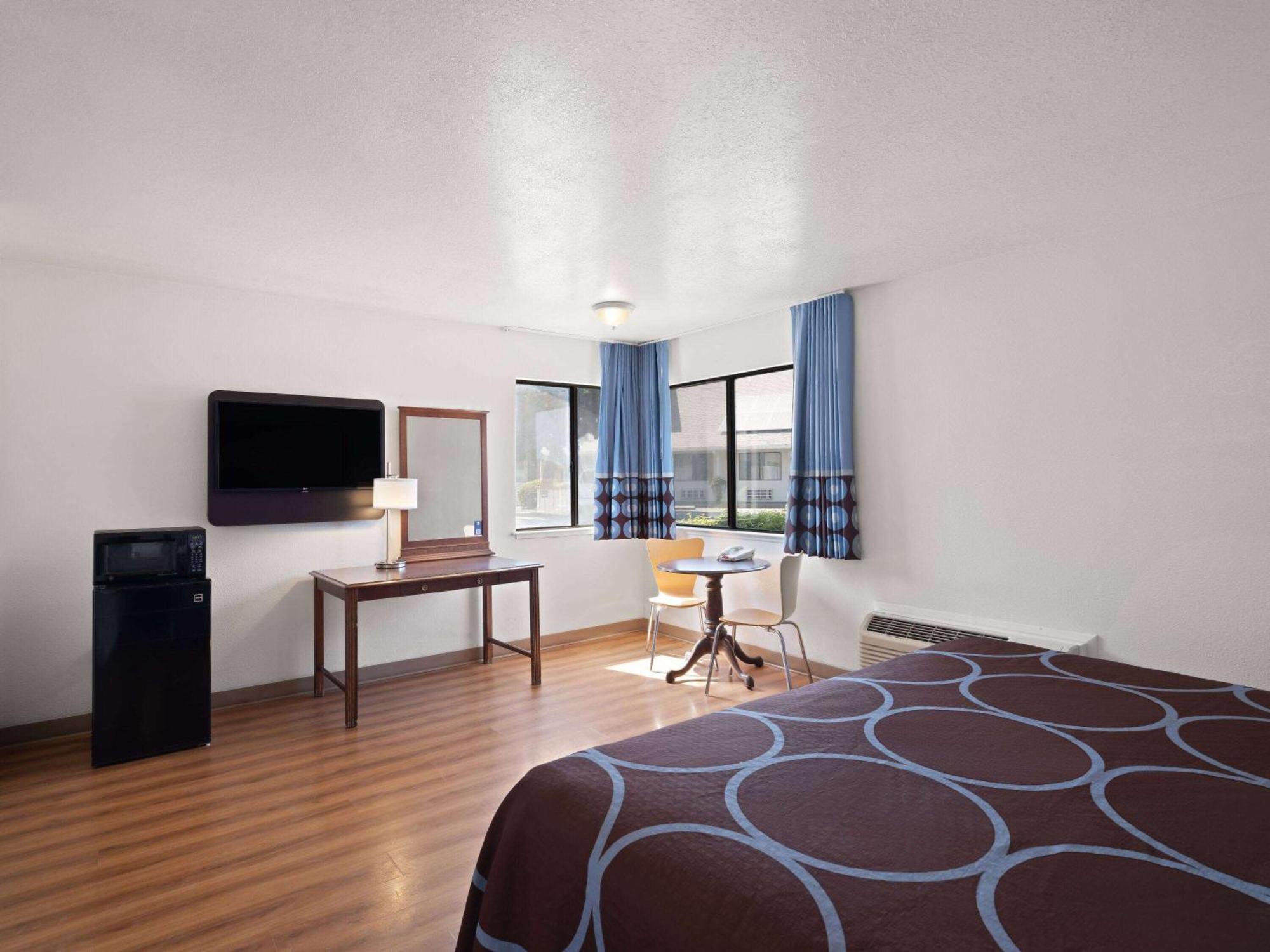 Super 8 By Wyndham 2* Dunnigan