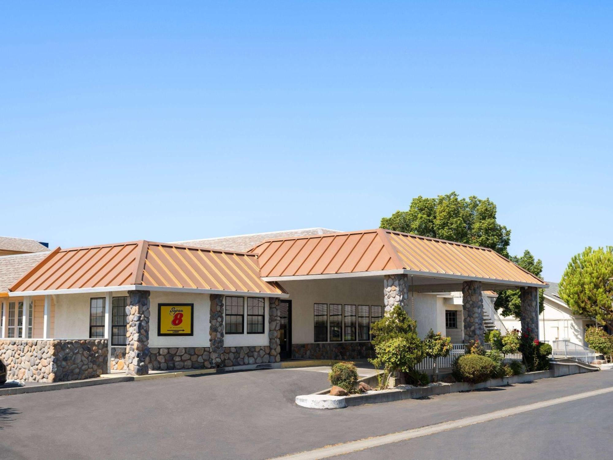 Super 8 By Wyndham 2*